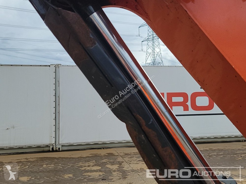 Lopatový nakládač Hitachi ZX26U-6 CR