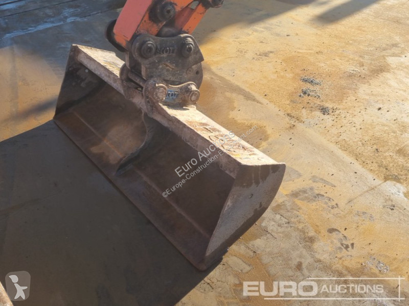 Lopatový nakládač Hitachi ZX26U-5A CLR