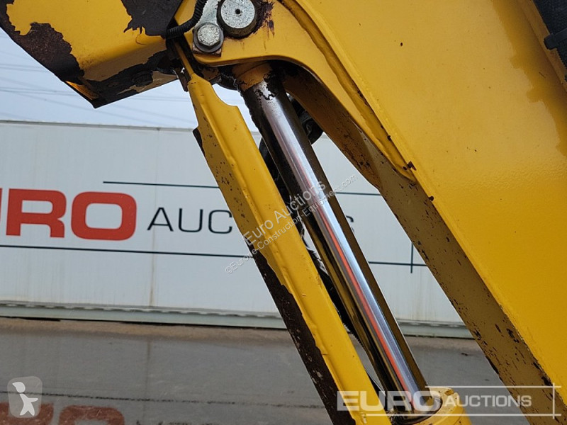 Lopatový nakládač Komatsu PC26MR-3