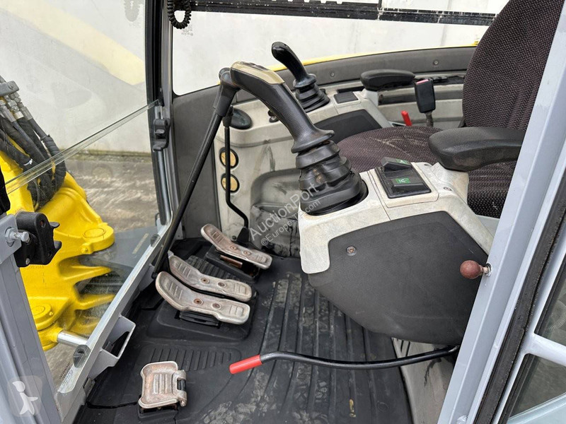 Skovel Neuson 6003