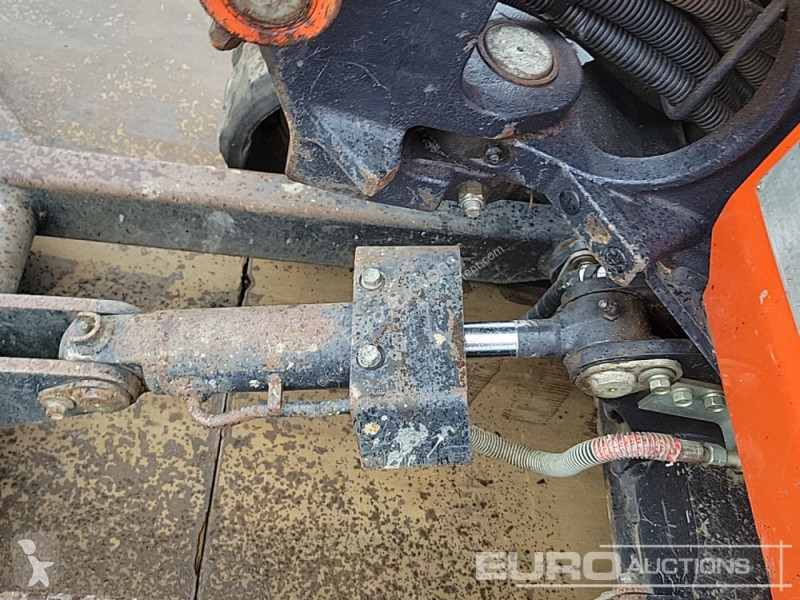 Lopatový nakládač Kubota KX015-4