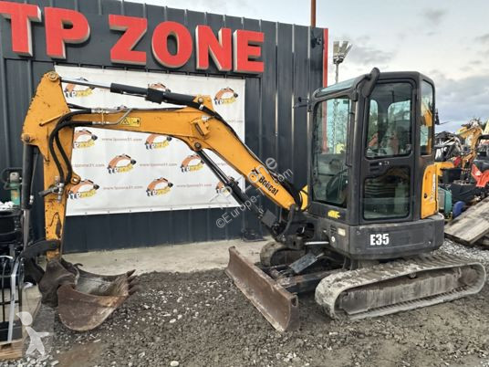 Lopatový nakládač Bobcat e35 à 23 500 € ht