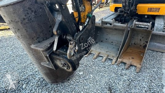 جرافة JCB 55z-1 powertilt à 25 900 € ht