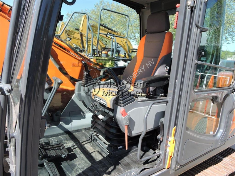 جرافة Doosan