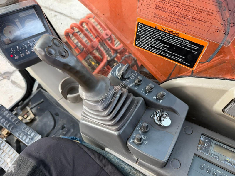 Rýpadlo Hitachi LC3