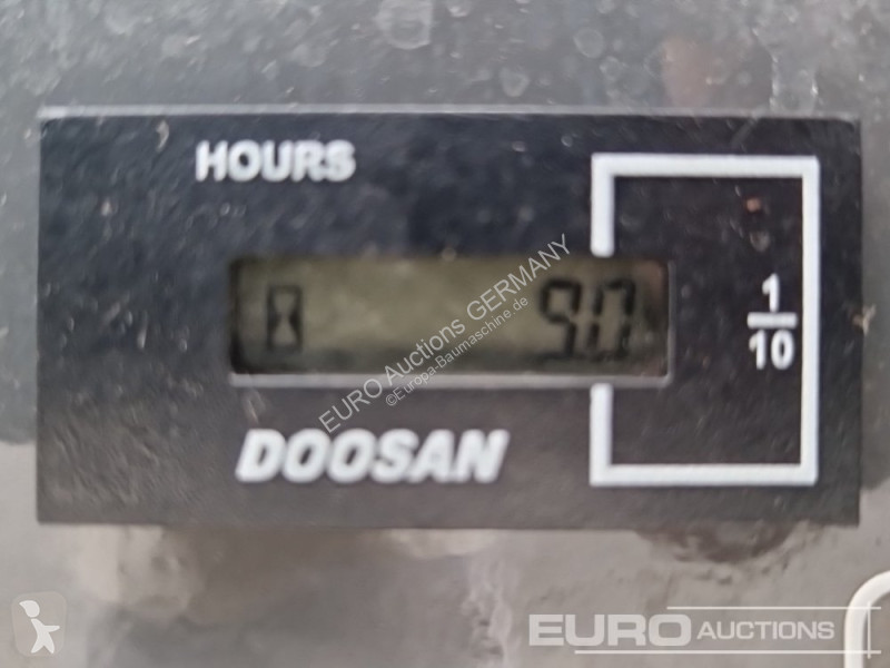 جرافة Develon DX55R-7