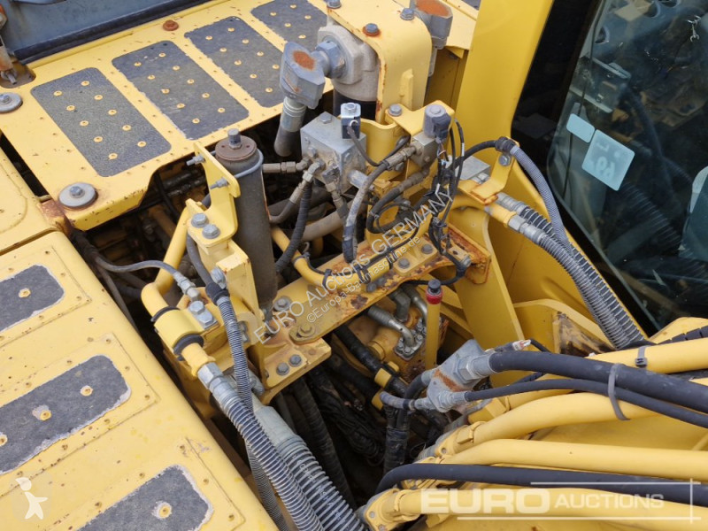 جرافة Komatsu 10