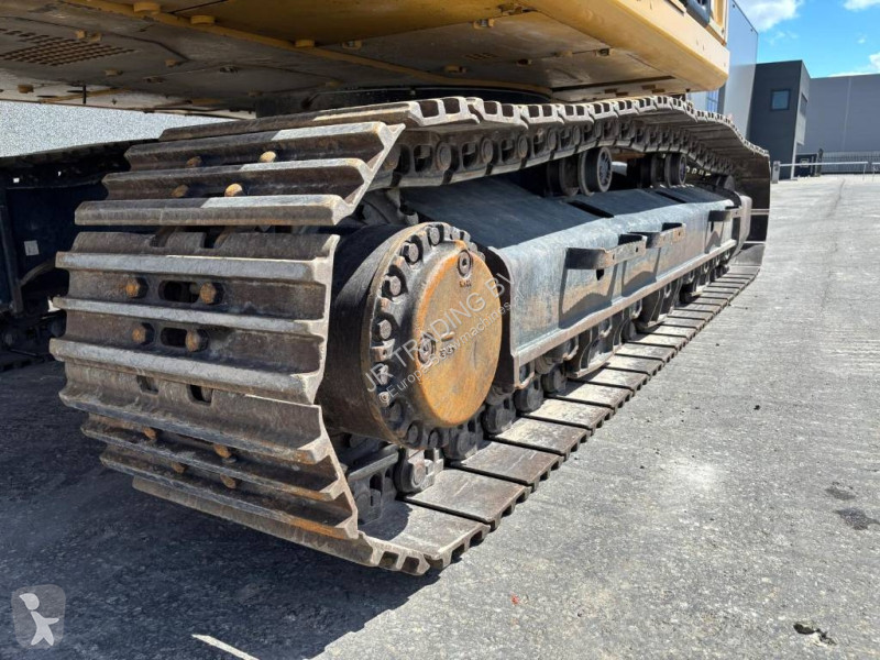 جرافة Caterpillar 330 (Narrow 2.99m)