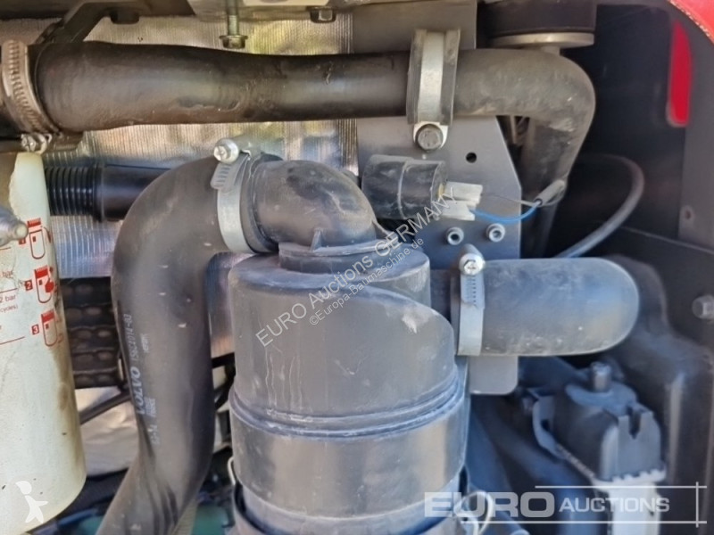 جرافة Volvo ECR25D