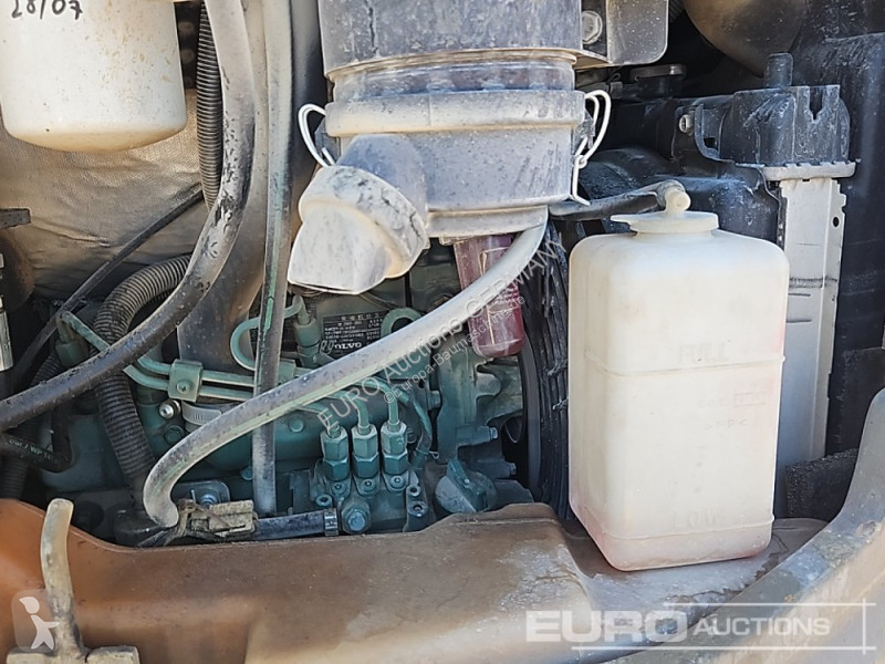 Экскаватор Volvo ECR25D