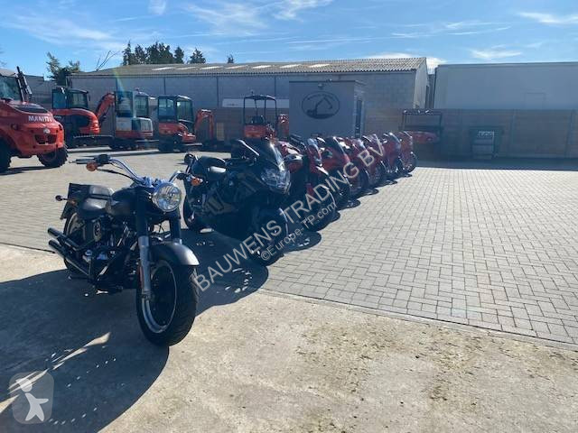 Lopatový nakládač Yamaha V-Max