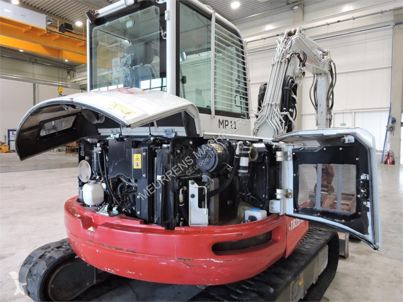 جرافة Takeuchi TB257FR Powertilt