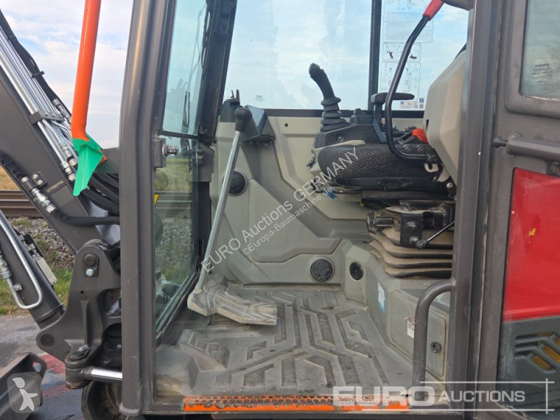Багер Volvo ECR50F