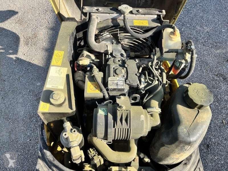 جرافة Komatsu  PC09-1