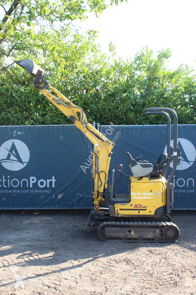 جرافة Yanmar E10SR
