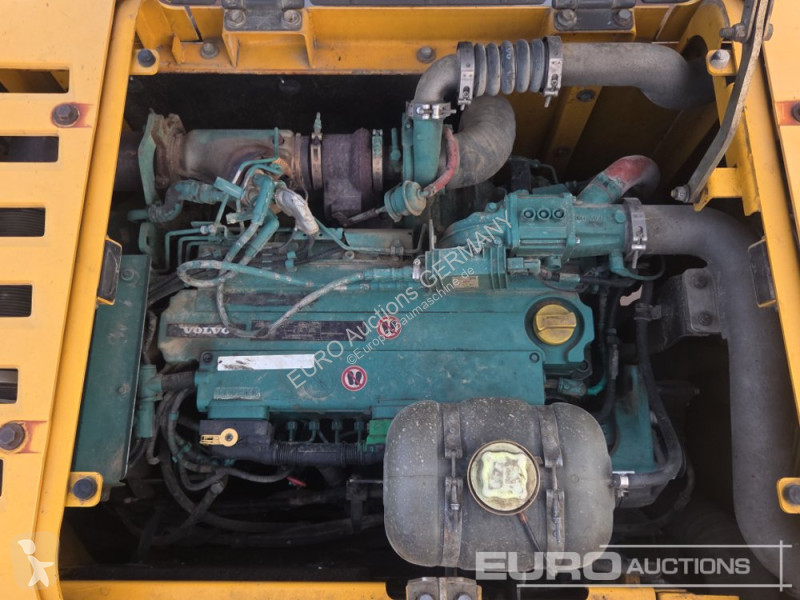 Екскаватор Volvo