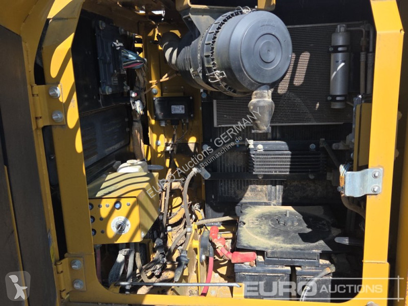 Excavadora Caterpillar GC