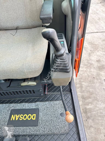 Excavadora Doosan 9C