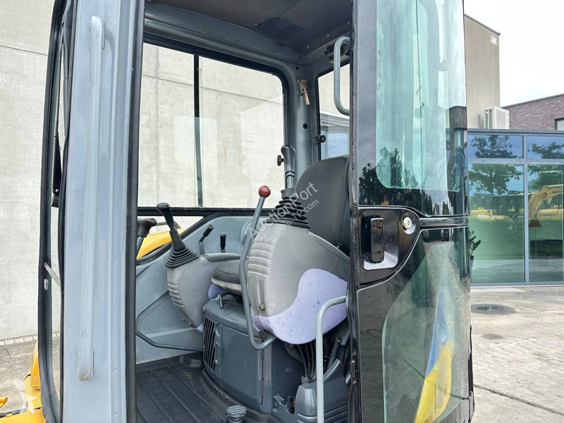 Екскаватор Komatsu