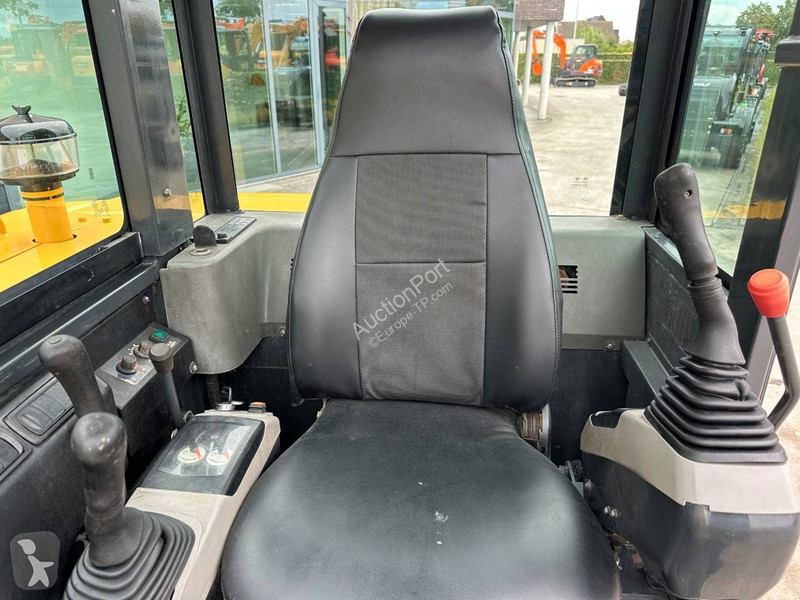 Skovel Komatsu 7