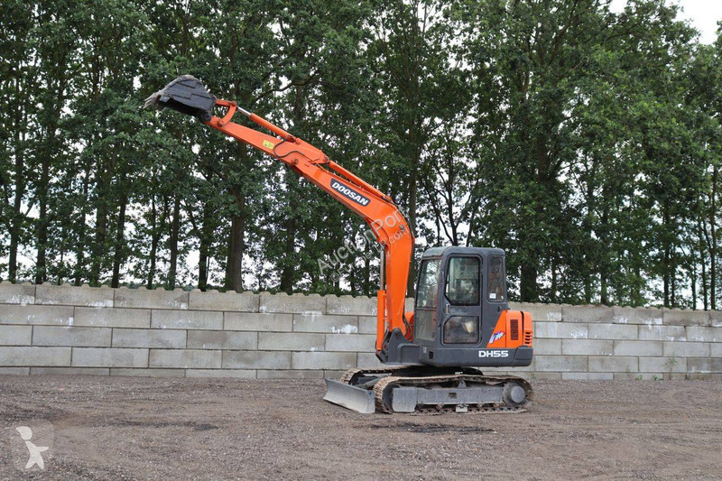 Excavadora Doosan DH55-V