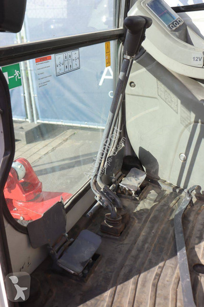 Rýpadlo Takeuchi TB216