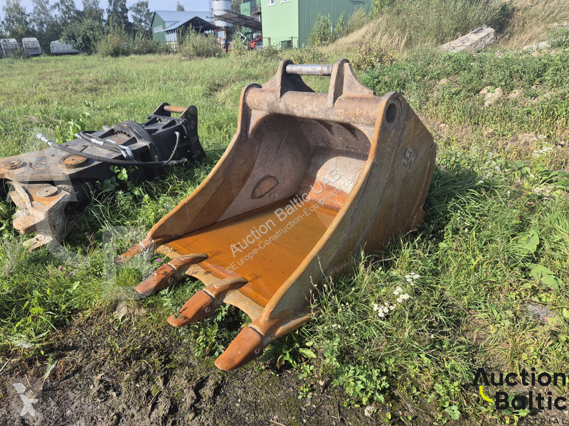 Excavator Hitachi LC3