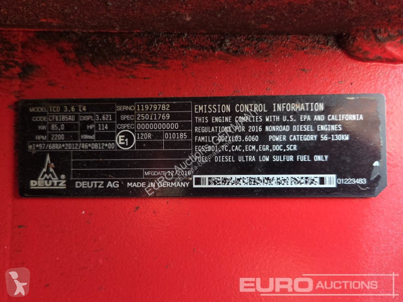 Pelle Takeuchi TB295W