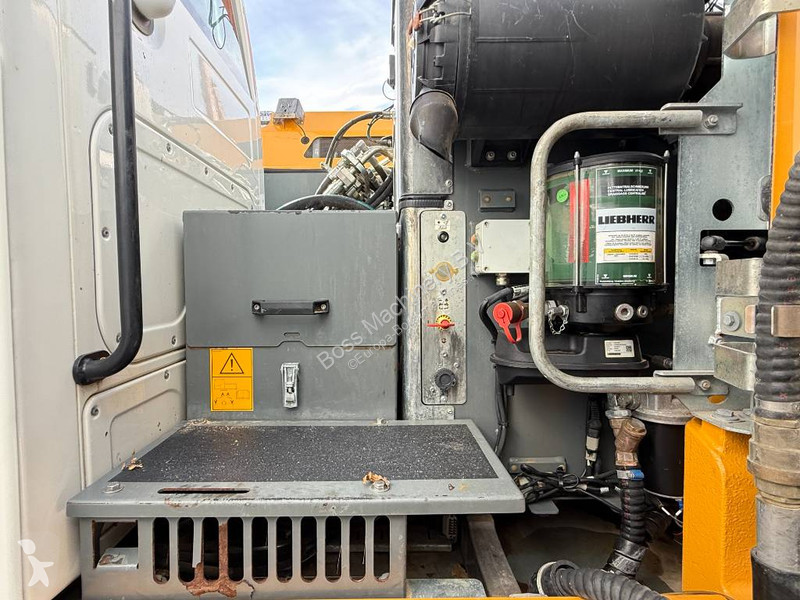 Pelle Liebherr A - Triple Boom / 2 extra Buckets!
