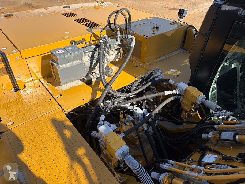 جرافة Caterpillar 07B