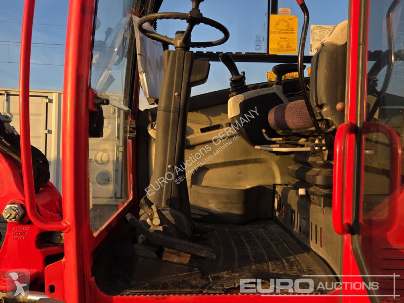 جرافة Wacker Neuson 2
