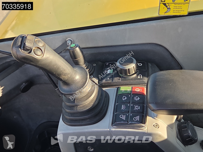 جرافة Wacker Neuson Powertilt