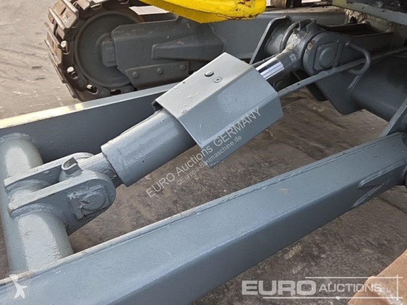 جرافة Wacker Neuson EZ38