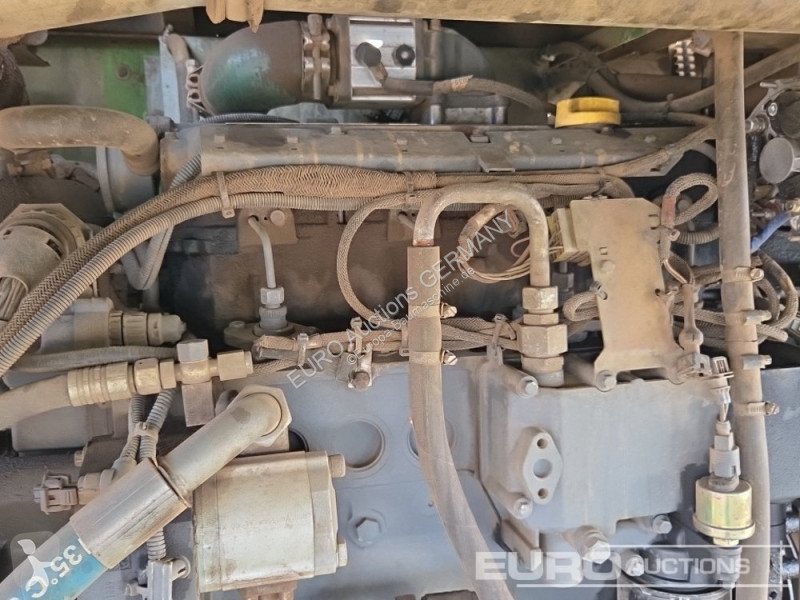 Escavadora Sennebogen M825