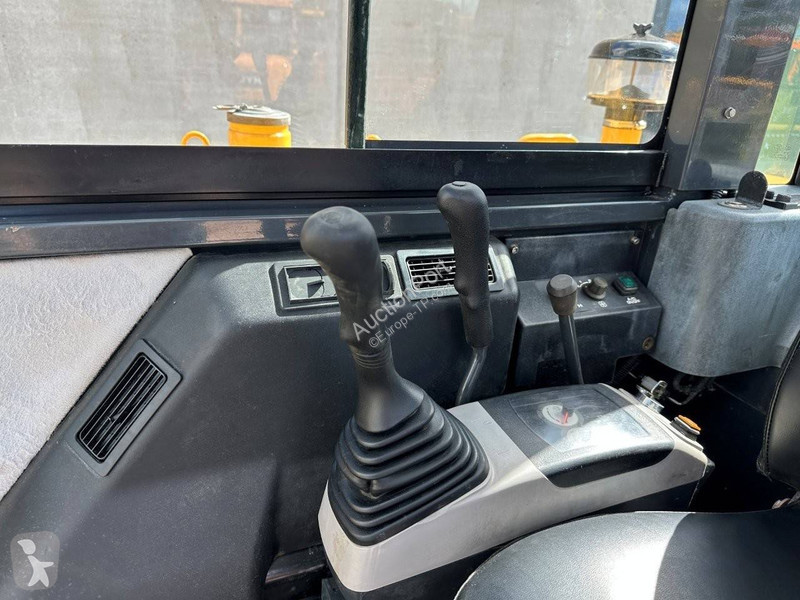 Escavadora Komatsu 7