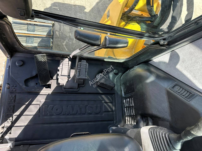 Escavadora Komatsu 7