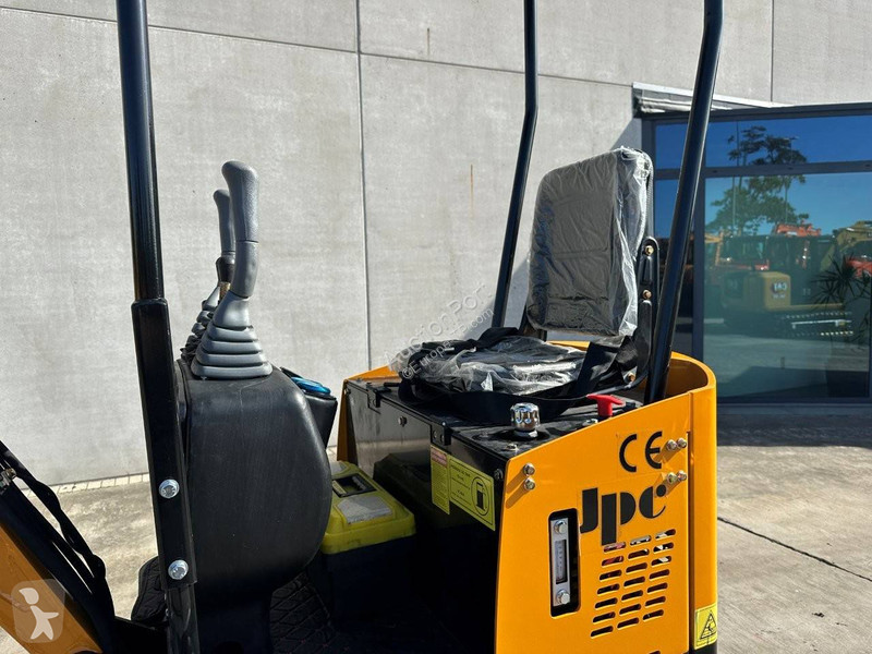 Escavadora JPC HT12