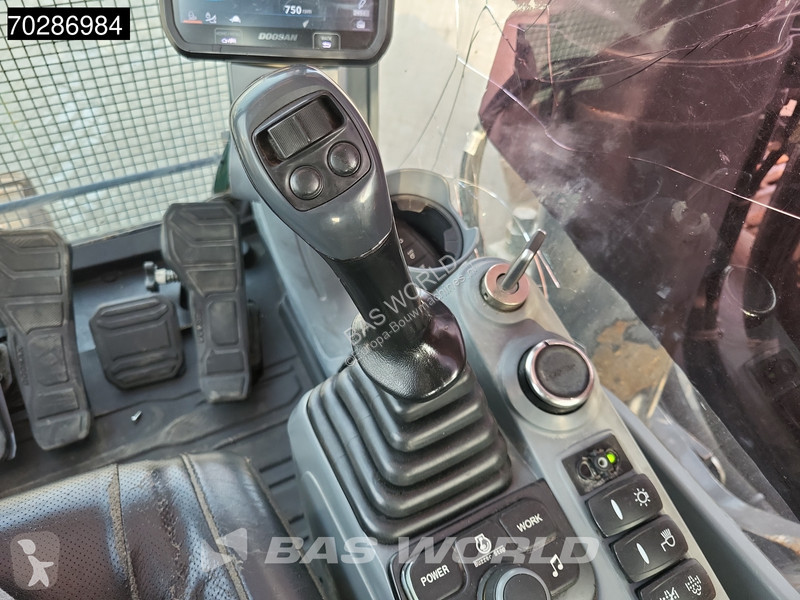 Lopatový nakládač Doosan -7