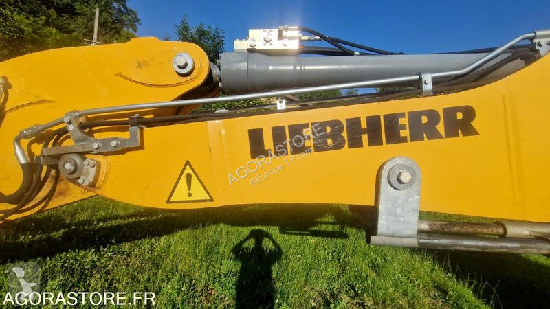 Excavator Liebherr A 912 COMPACT