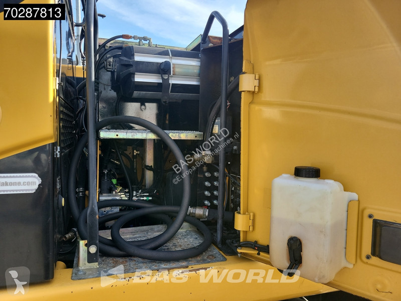 Excavator Caterpillar D OUTRIGGERS + BLADE