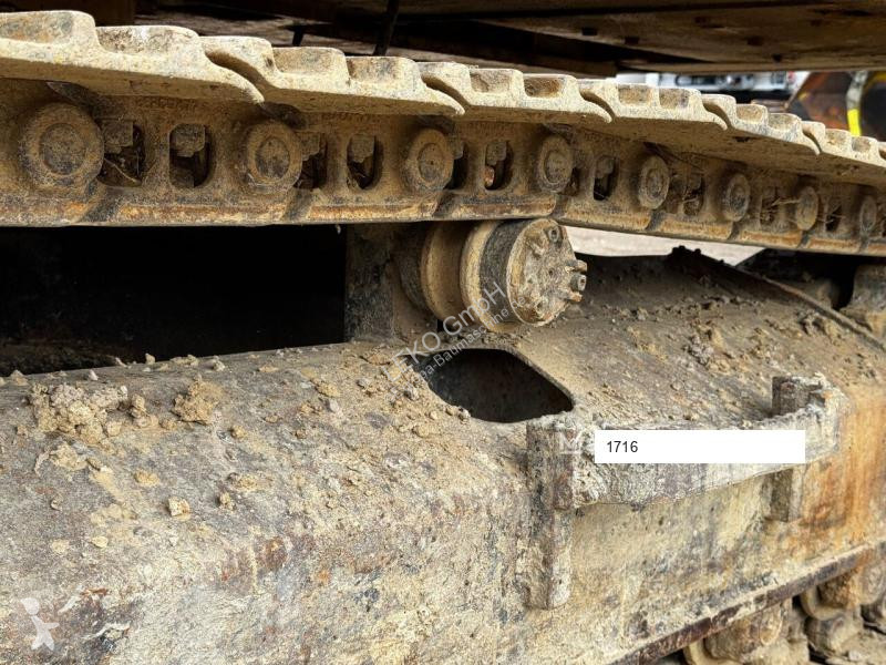 Escavatore Caterpillar C Mit Zwei Löffeln