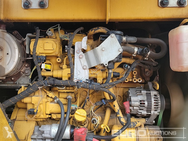 Lopatový nakládač Caterpillar 308E2