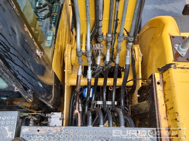 Lopatový nakládač Caterpillar D