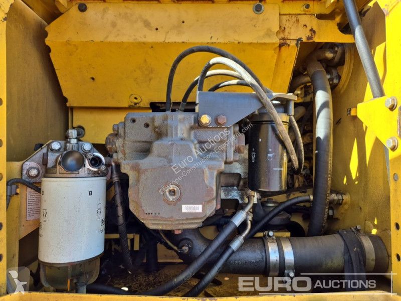 Excavator Komatsu PC210LC-8M0
