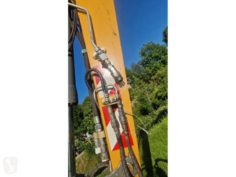 Lopatový nakládač Liebherr A COMPACT