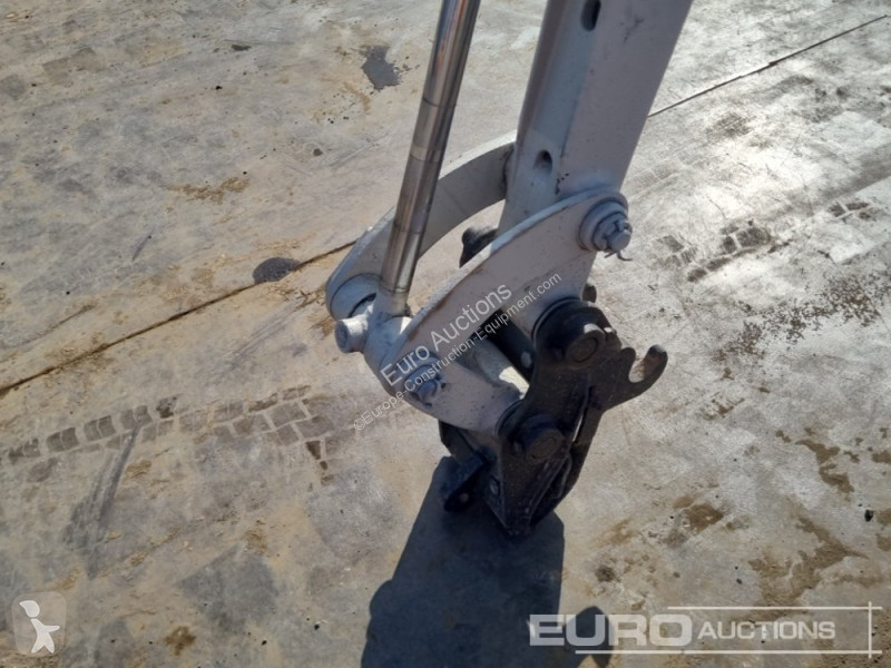 Escavadora Takeuchi TB216