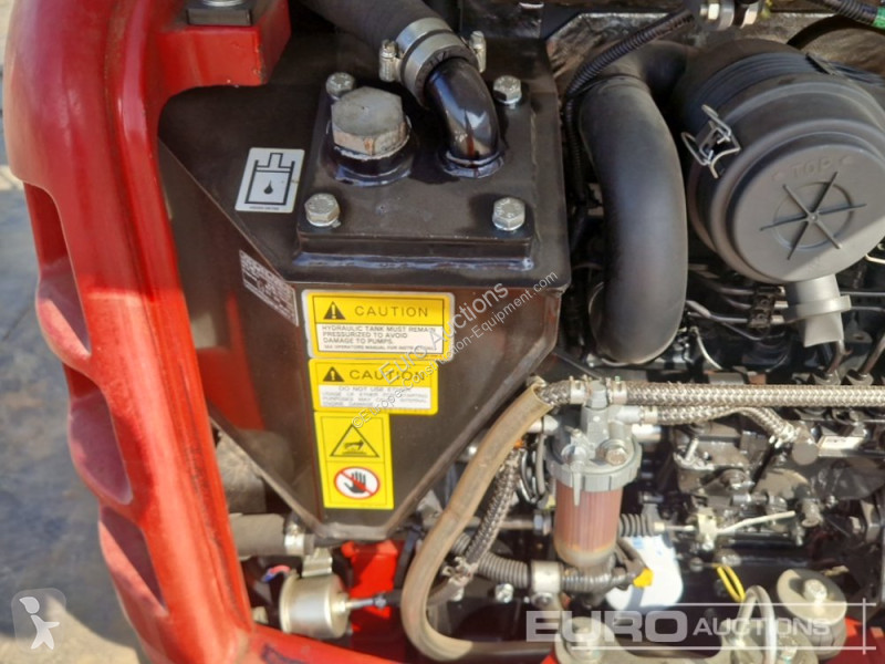 Escavadora Takeuchi TB216
