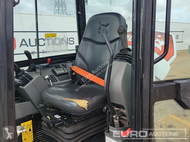 Lopatový nakládač Bobcat E27Z