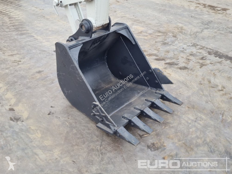 Escavadora Takeuchi TB150C