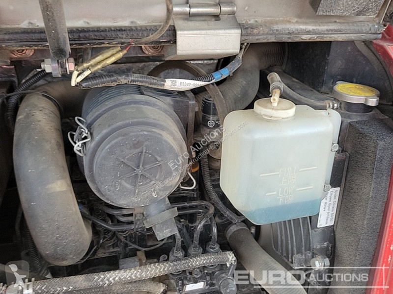 Escavadora Takeuchi TB216